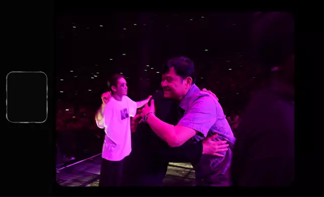 把父母帶到巡演現場，台上互動溫馨有愛。