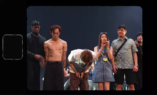 把父母帶到巡演現場，台上互動溫馨有愛。