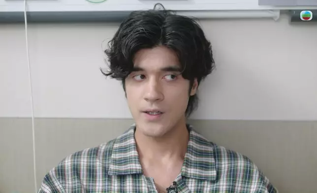 但見到公關阮兒個樣幾咁奸、同埋布樂文個樣幾咁敢怒不敢言，都知大寶嘅助手係被逼。