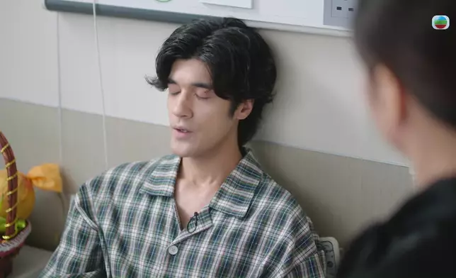 但見到公關阮兒個樣幾咁奸、同埋布樂文個樣幾咁敢怒不敢言，都知大寶嘅助手係被逼。