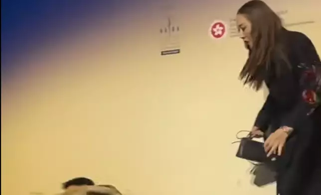 任達華、琦琦夫妻檔出席時裝秀。網上圖片