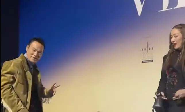 任達華、琦琦夫妻檔出席時裝秀。網上圖片