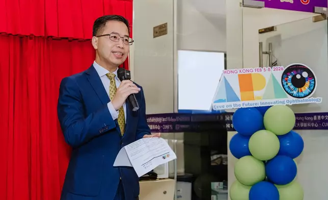 2026 年度亞太眼科學會年會主席及香港眼科學會會長任卓昇，在「眼科發展展覽」開幕禮上致辭。