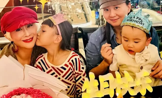 Manna姐的外孫仔外孫女。