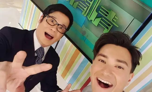 安德尊與朱敏瀚2015年主持《都市閒情》。