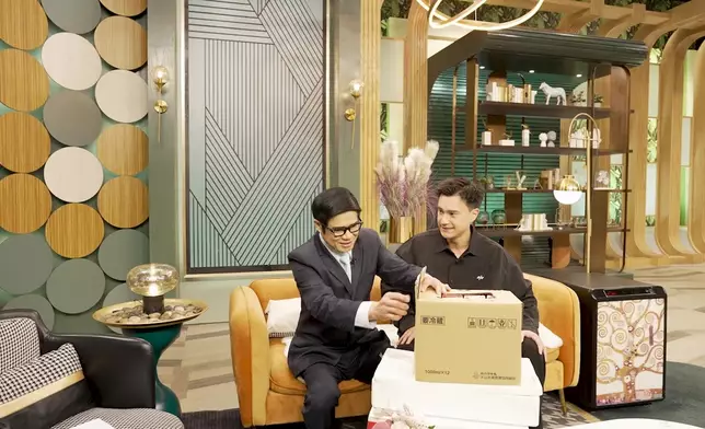 朱敏瀚搞笑大玩食字：平時宋芝齡咪成日打你嘅，我『送支奶』畀你啦！安慰返你。