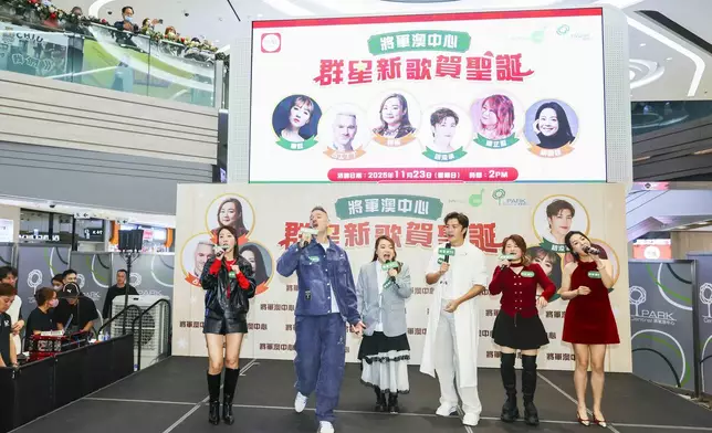 6人大合唱聖誕經典名曲《Jingle Bells》。