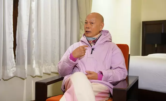 家英哥教路之餘，仲會無啦啦讚自己，好搞笑架。