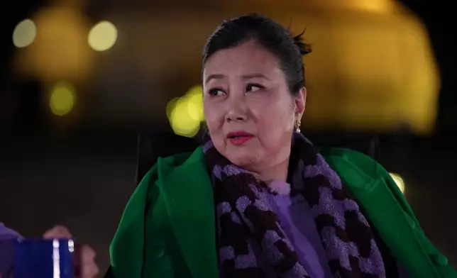 究竟嘉洛仔講咗啲乜令阿姐咁震驚、佢自己又咁尷尬呢？