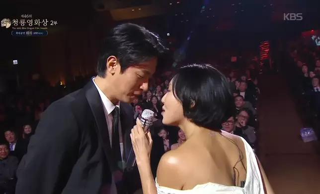 這場表演被稱為今屆青龍獎名場面。影片截圖