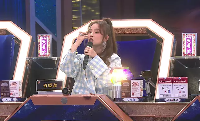 小谷親自教煜坤唱歌技巧，仲要七情上面。