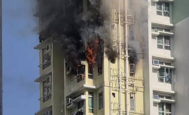 九龍灣啟晴邨下午發生火警。香港每日新聞資訊群FB群組圖片