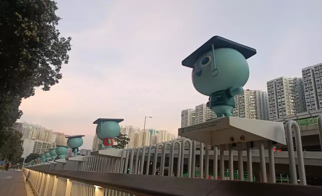 觀塘翠屏河長廊「下水水」公仔。巴士的報記者攝