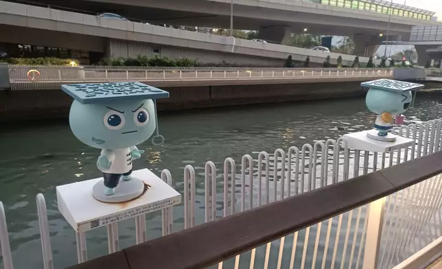 觀塘翠屏河長廊「下水水」公仔。巴士的報記者攝