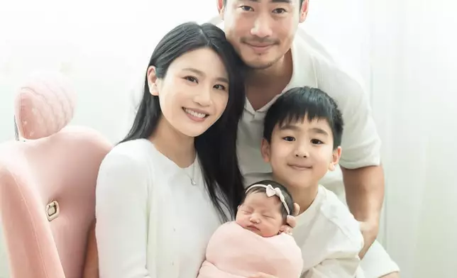 林芊妤一家四口。