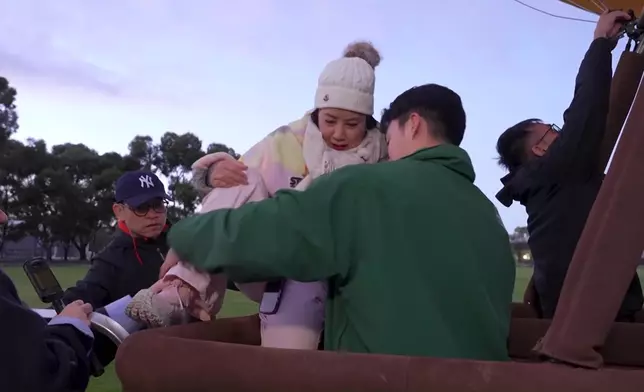 呢吓抱出抱入連環圖真係好窩心。