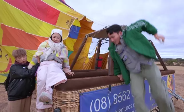 為咗唔好要阿姐等自己，嘉洛仔每吓轉移動作都好極速同俐落，真係好識得為人設想。