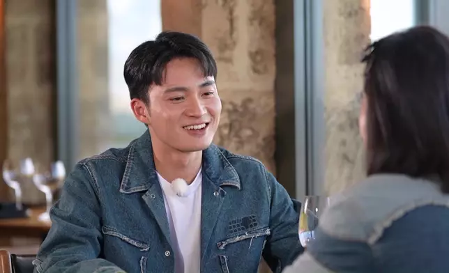 齋睇嘉洛仔嘅尷尬同迴避樣都值回票價。