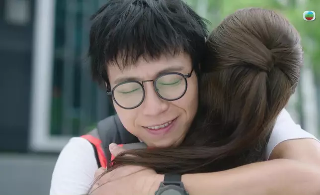 「明艷CP」之所以咁甜蜜，敏奕甜美笑容應記一功。