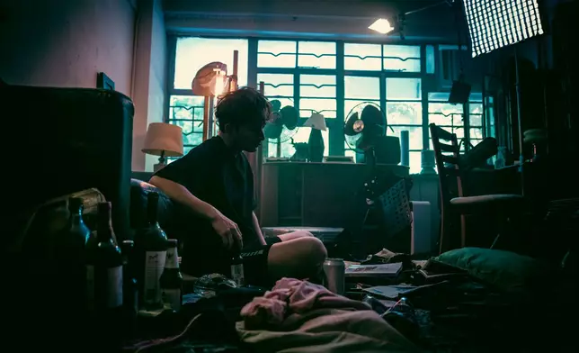 周吉佩（吉吉）日前推出今年第三首歌曲《為何我比不上他