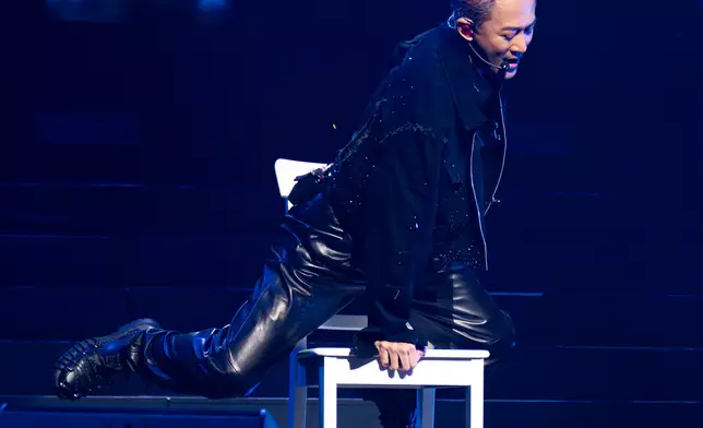 林峯近日正式展開為期一個月的《Go With The Flow》世界巡迴演唱會