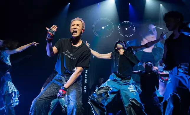 林峯近日正式展開為期一個月的《Go With The Flow》世界巡迴演唱會