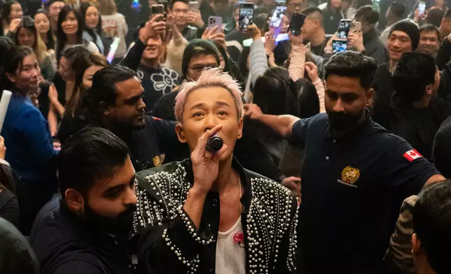 林峯《Go With The Flow》世界巡迴演唱會氣勢如虹，繼馬來西亞首站後，團隊飛抵加拿大溫哥華演出