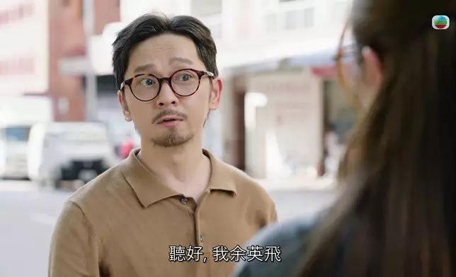 飛爺呢吓神還原Man姐經典場面，真係神態、手勢連個頭嘅「擺位」都學到足架，專業！