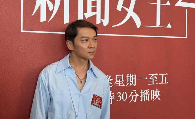 其實真實狀態嘅智堅勁後生，仲要有啲似劉華同江華。