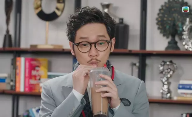 飛爺上季飲奶茶飲到出晒名。