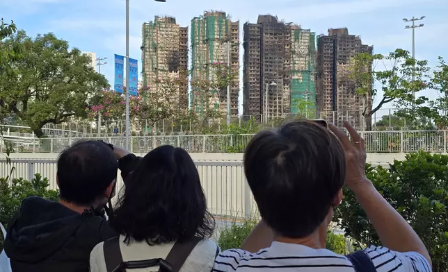 市民拍攝宏福苑災後情況。巴士的報記者攝