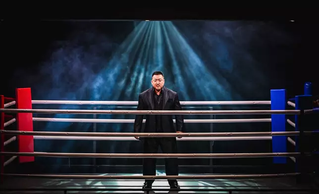 《拳王爭霸》由地表最強大叔馬東石主導。Disney+提供圖片