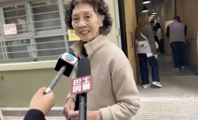 沈女士指申請過程順利。巴士的報記者攝