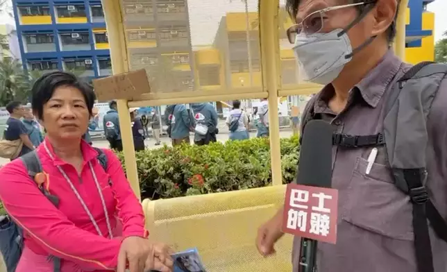 黎女士(左)談到救助金時表示，許多補助僅完成登記，唯錢尚未到手。巴士的報記者攝