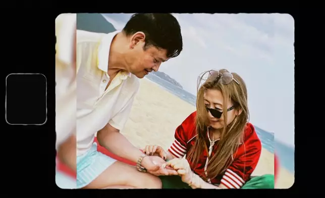 Jackson與父母的相片。