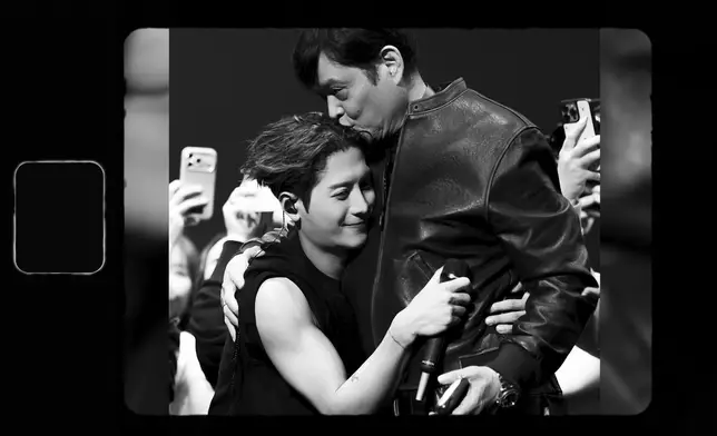 Jackson與父母的相片。