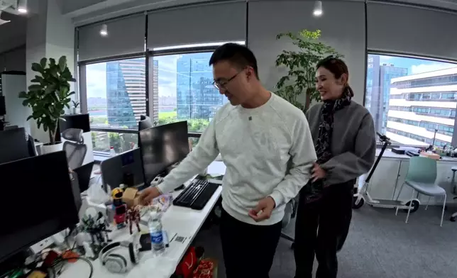 之後直擊研發團隊辦公室，團隊基本上90後為主，更沒有獨立領導辦公室。