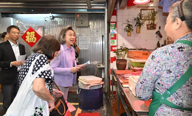 公務員事務局向分區和駐場前線公務員宣傳公務員齊投票。 政府新聞處圖片