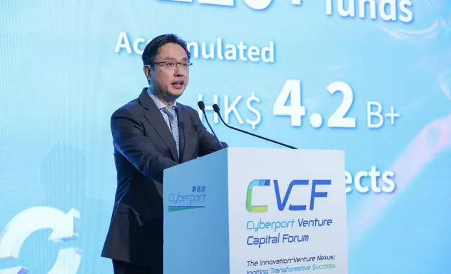 數碼港投資者網絡策劃小組主席、中手游科技集團有限公司聯合創始人、國宏嘉信資本董事長冼漢廸表示，數碼港投資者網絡作為關鍵橋樑，在過去一年實現了按年增長三倍的成績。我們網絡的實力來自於其國際化程度，目前已匯聚超過 220 個投資單位。同時，為把握全球科技投資熱點，今年我們特別成立了AI 投資圈，專注於為具備持續增長融資潛力的 AI 企業進行精準配對。