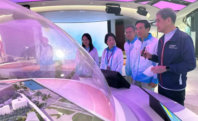 中國殘疾人聯合會代表團由中國殘疾人聯合會主席、中國殘疾人奧林匹克委員會主席及本屆殘特奧會組委會主任程凱（右三）率領，並在文化體育及旅遊局常任秘書長沈鳳君、全國運動會香港賽區統籌辦公室主任楊德強及啟德體育園總監（策略發展）鄧竟成等陪同下，參觀了啟德主場館及無障礙設施，並觀看簡介短片及場館模型。