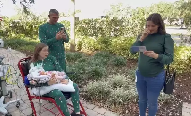 孕婦產檢被告知胎兒患無腦畸形症難存活仍因1感人原因生下孩子。FB圖片