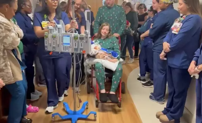 孕婦產檢被告知胎兒患無腦畸形症難存活仍因1感人原因生下孩子。FB圖片