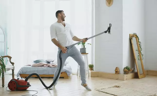 拉脫維亞男女比例嚴重失衡，當地女性「租老公」做家事。資料圖片