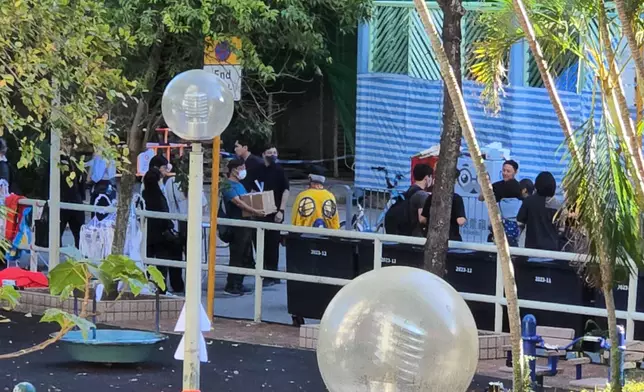 大埔五級火，死者家屬進行路祭。巴士的報記者攝