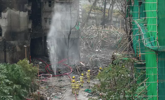 消防在場戒備。巴士的報記者攝