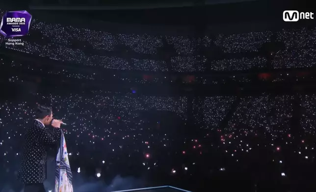 樂迷發現歌曲中有鯨魚的低鳴聲。Mnet MAMA影片截圖