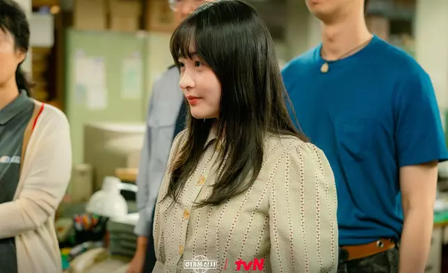 金敏荷飾拍檔吳米鮮。tvN Drama圖片