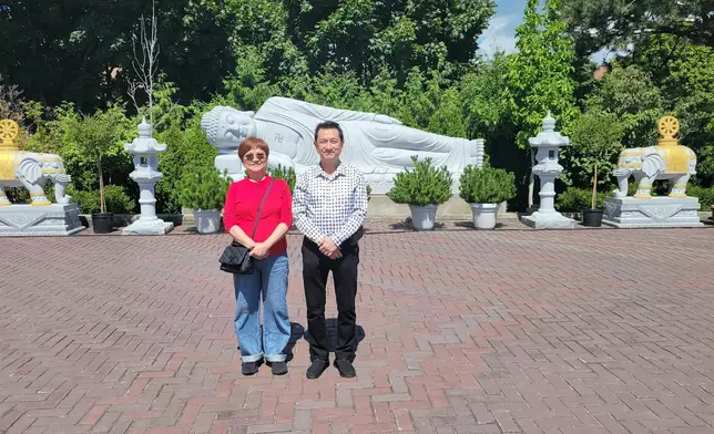 甘國衛與太太朱璧汶結婚三十五載，恩愛如初。