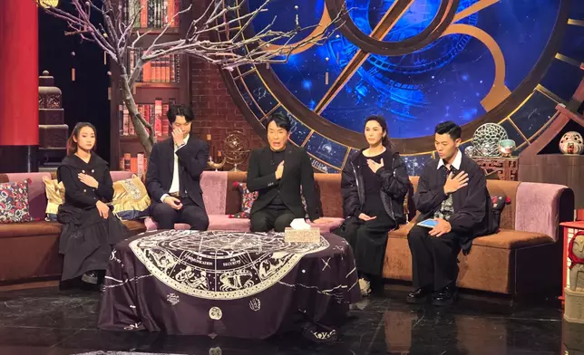 In Lee帶領各人集氣為災民送上祝福。