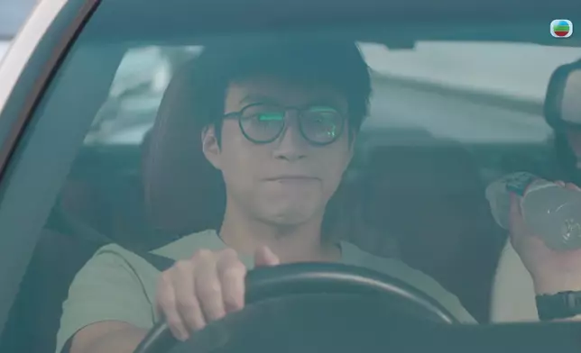 PM介紹佢飲支水，Madam Yuen都「得口不饒人」，勁！坤哥嘅反應都好笑。